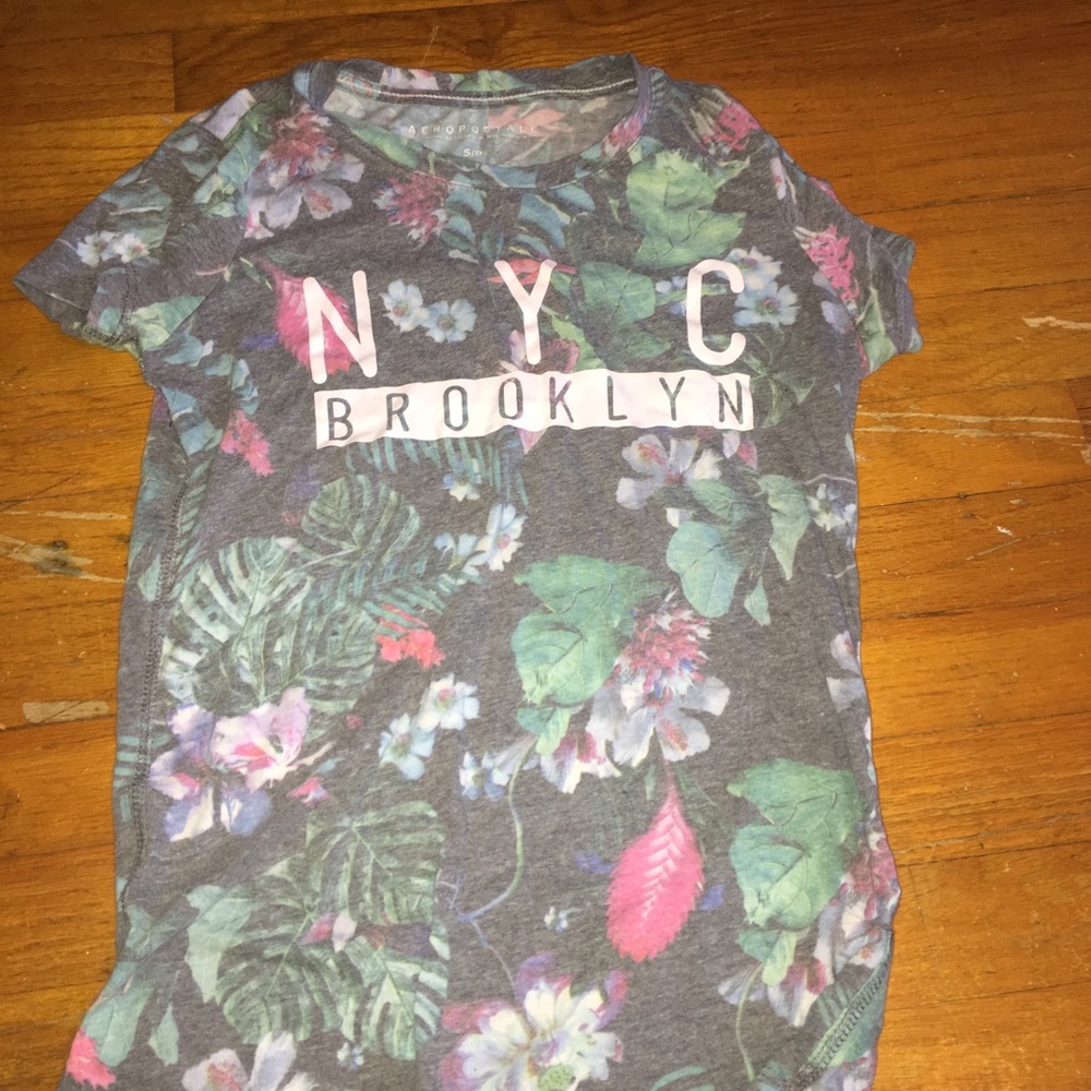 Aeropostale Grey and White NYC Top